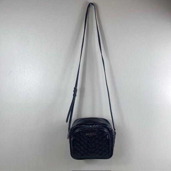 KARL LAGERFELD PARIS GLOSSY BLACK SNAKE CAMERA BAG CROSSBODY PURSE - Picture 4 of 13